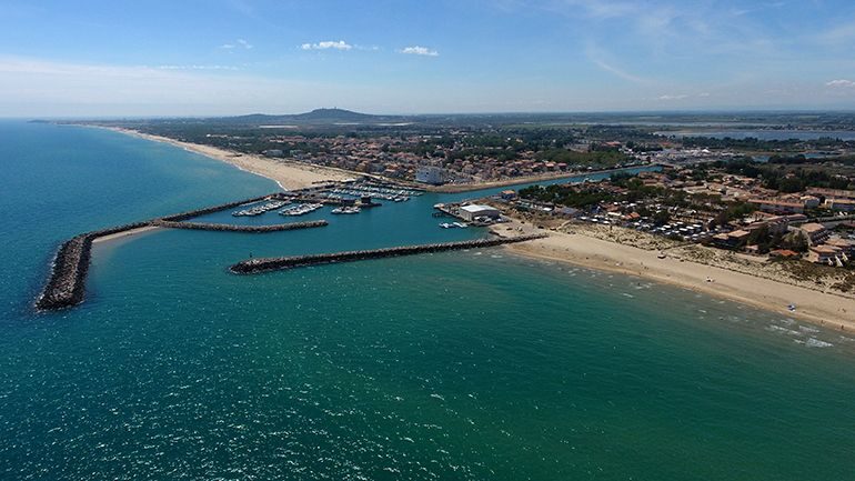 Vue aérienne du Port de Marseillan-plage