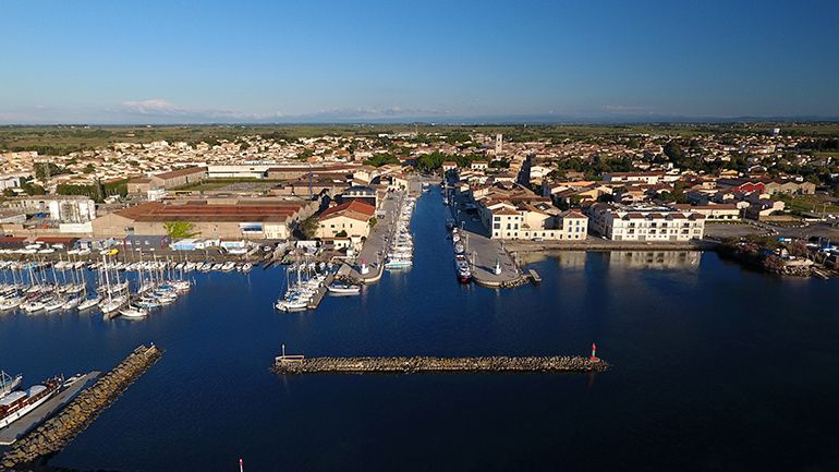 Plan Local d'Urbanisme , vue du ciel du port de Marseillan