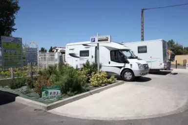 aire camping car marseillan