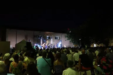 Appels à Manifestation d'Intérêt concert en plein air de nuit à Marseillan