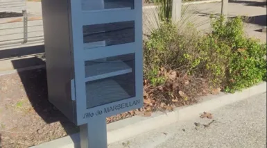 boites à lire grise