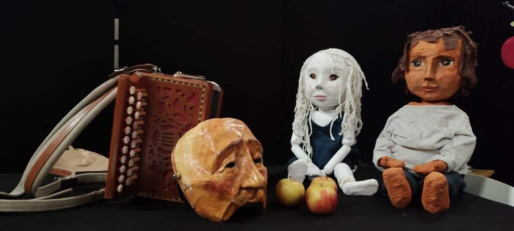 théâtre : l'enfant polit