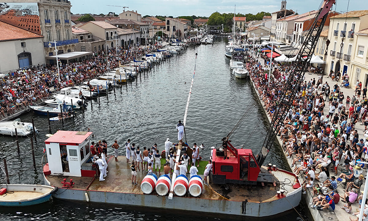 Traditionele capelet, gedragen door Marseillan tijdens het lokale festival