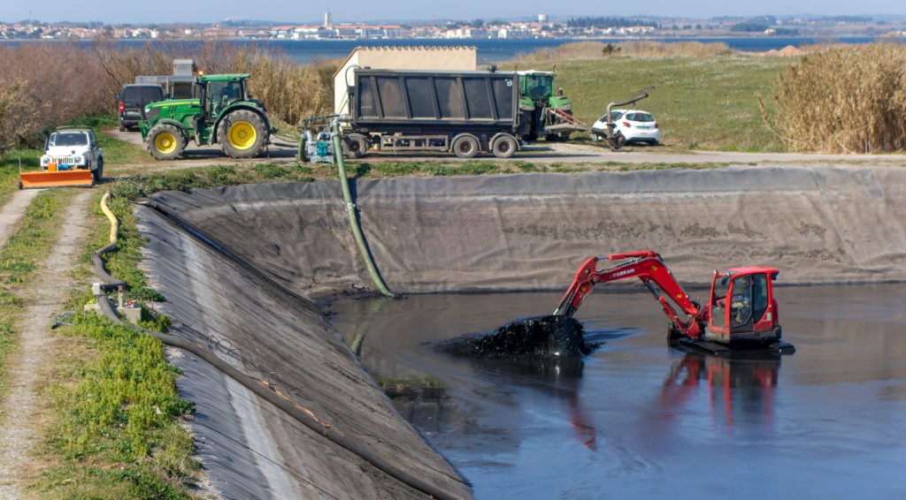 Travaux de curage de boues du lagunage sit epradels