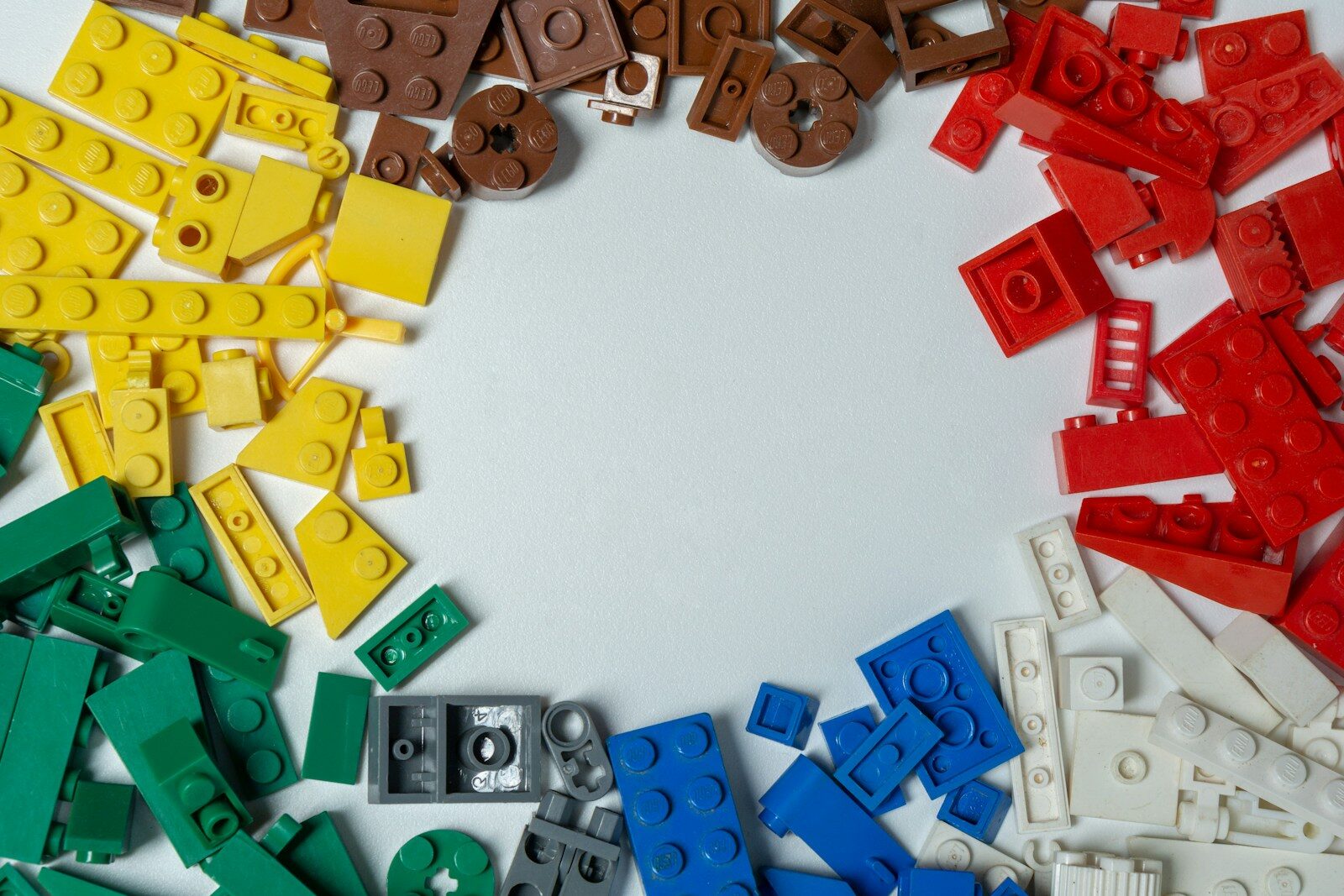 Bricks 4 Kidz blue red yellow and green lego blocks