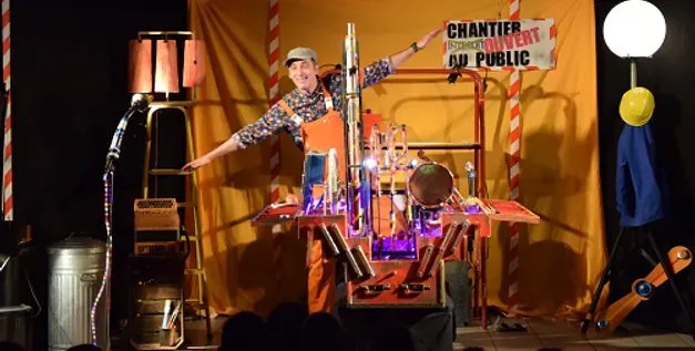 Pièce de Théâtre : La machine à sons. Ce spectacle musical raconte et met en scène un 